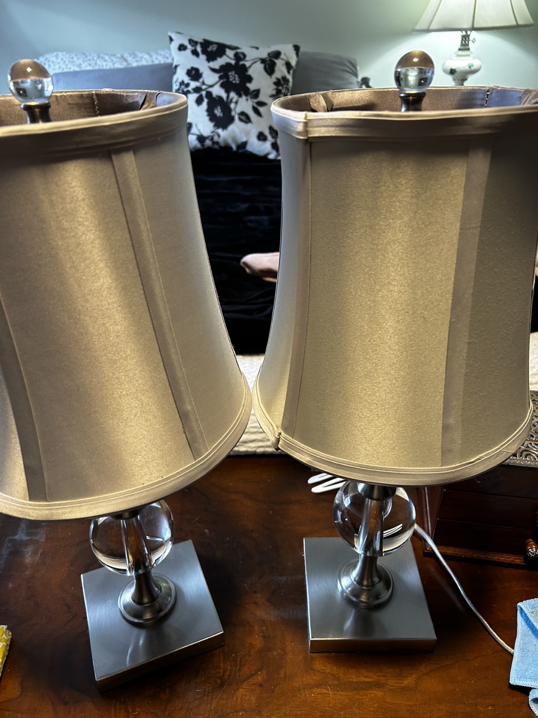 Pair of 2 small table lamps. - photo 3