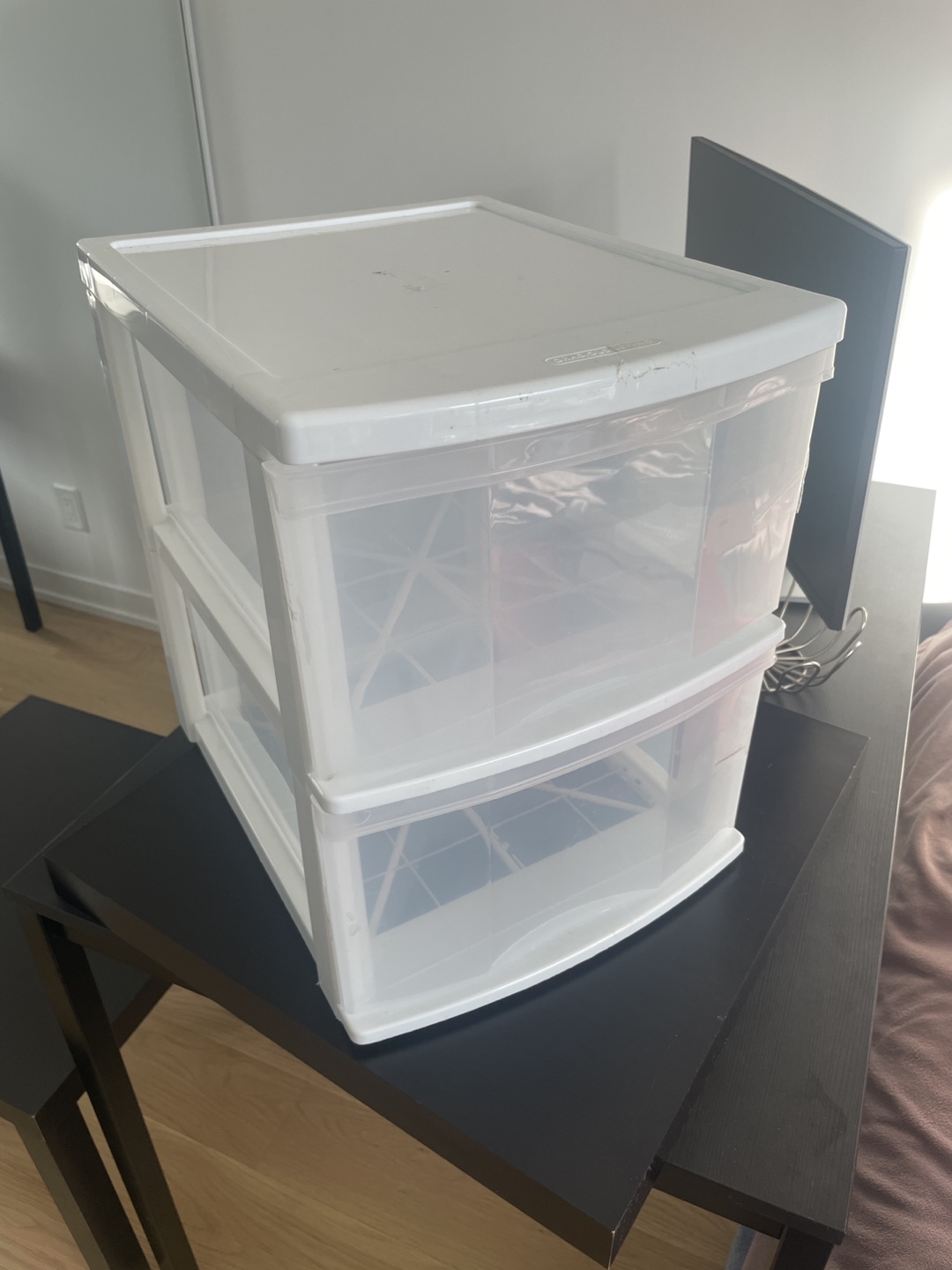 Storage shelf