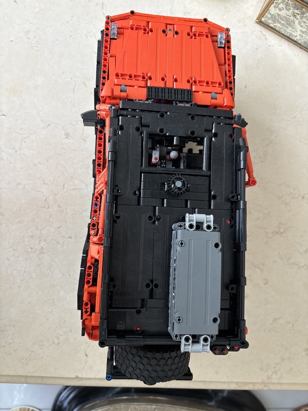 LEGO Technic Mercedes-Benz G 63 AMG - photo 4