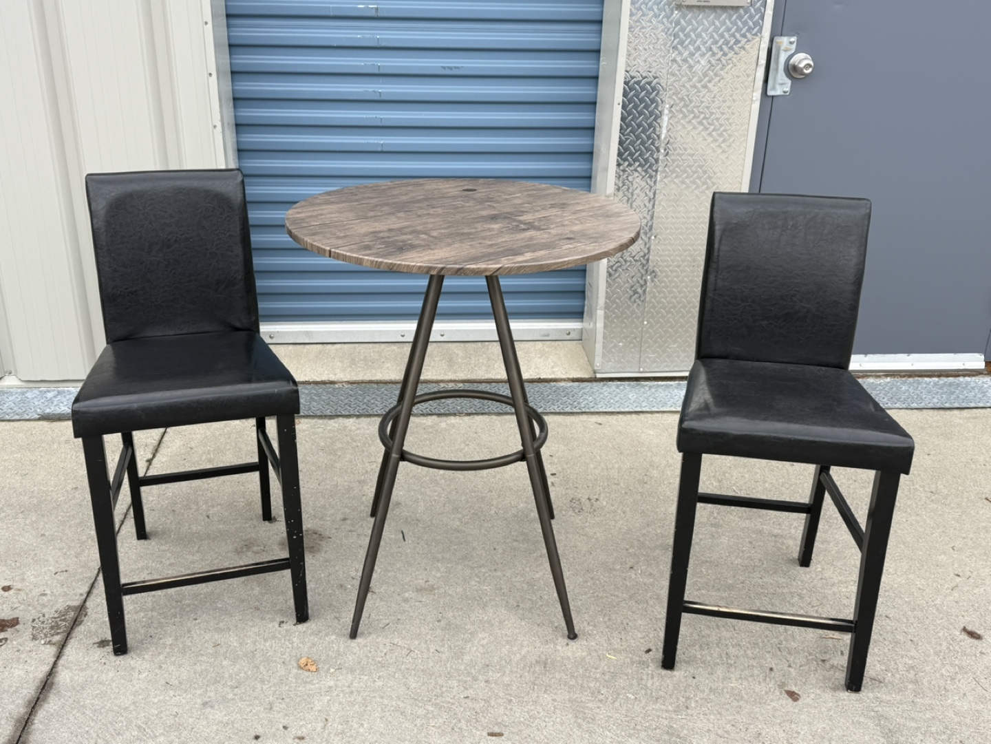 Dining Bar Table + 2 chairs.