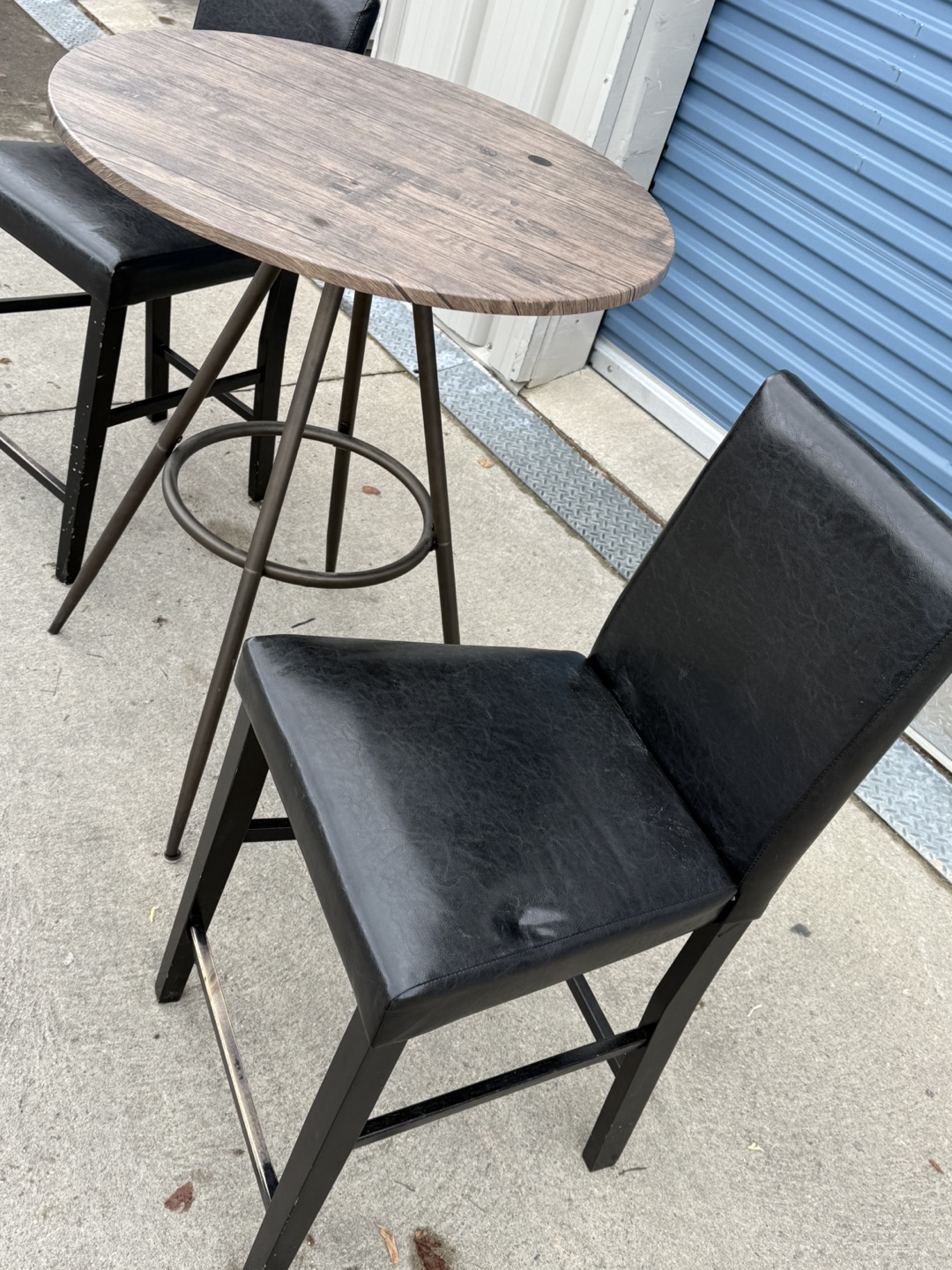 Dining Bar Table + 2 chairs. - photo 2