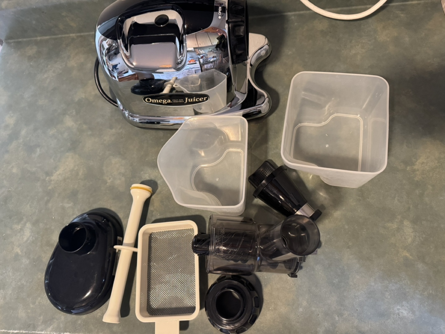 Omega Ultimate Masticating Juicer (J8006) - photo 3