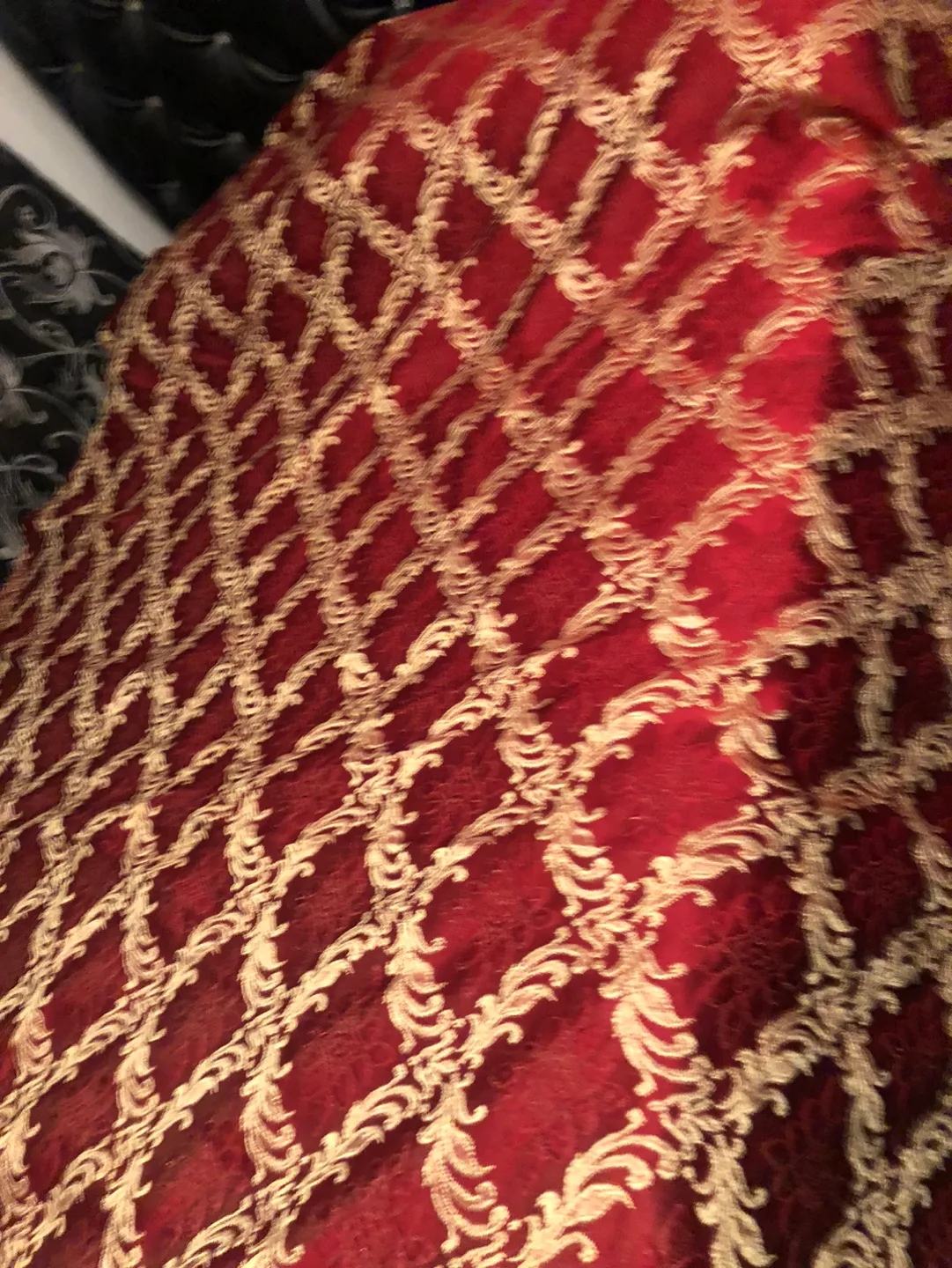 Red and Gold bed cover image indicator(3)