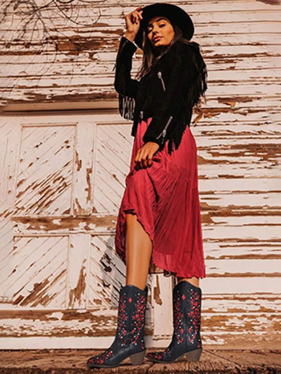 Women’s Rhinestone Western Cowgirl boots sz 8 & 9 (black/red) image indicator(4)