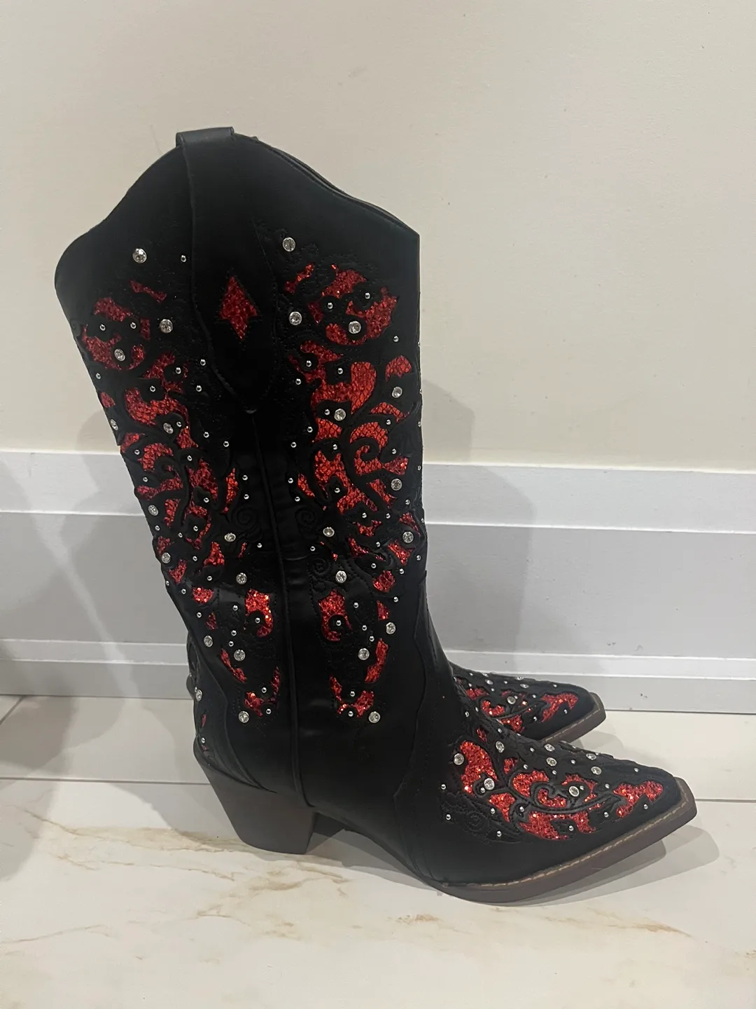 Women’s Rhinestone Western Cowgirl boots sz 8 & 9 (black/red) image indicator(6)