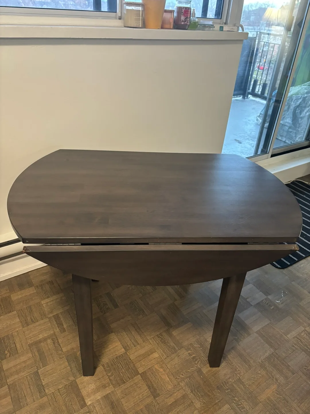 Round Drop Leaf Table image indicator(4)