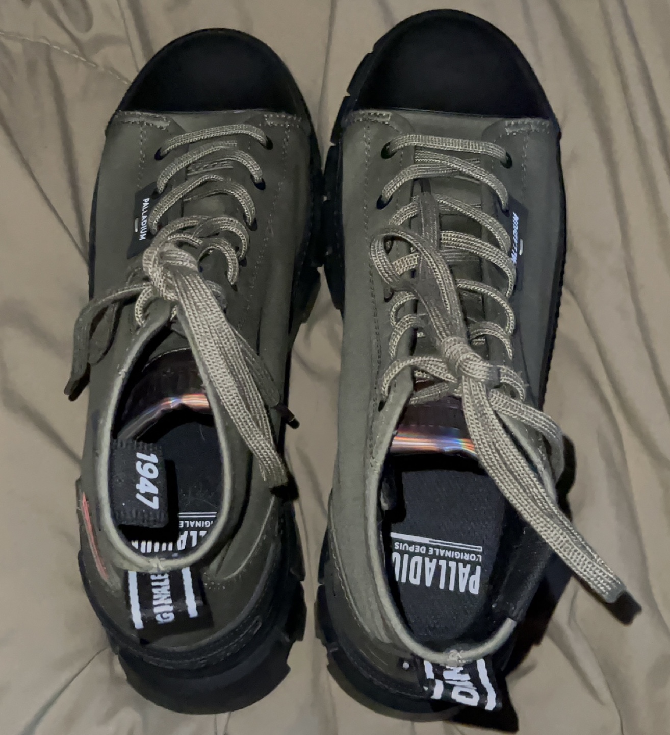 Palladium women’s size 9 olive colour - photo 2
