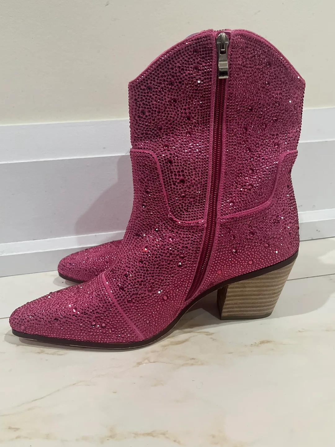 Women’s rhinestone cowboy style heeled boots sz 9 (pink) image indicator(5)