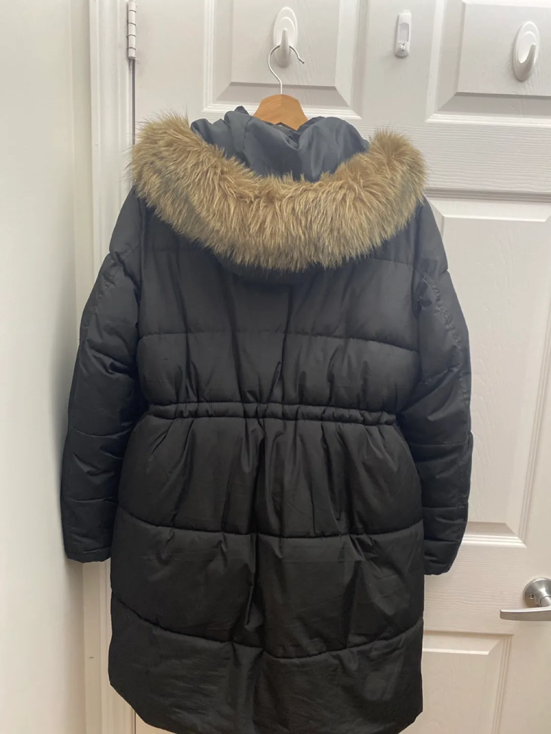 Black Jacket with Fur Hood image indicator(2)