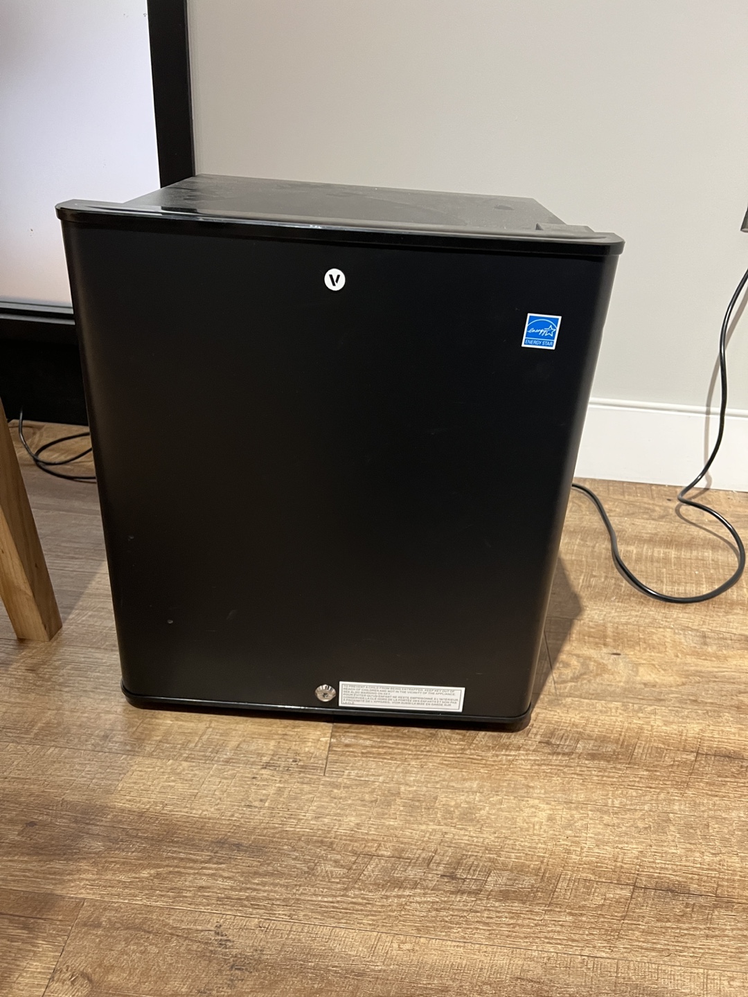 Small Black Compact Refrigerator - photo 2