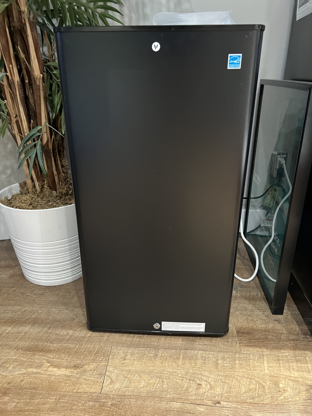 Vida by Paderno Black Mini Fridge