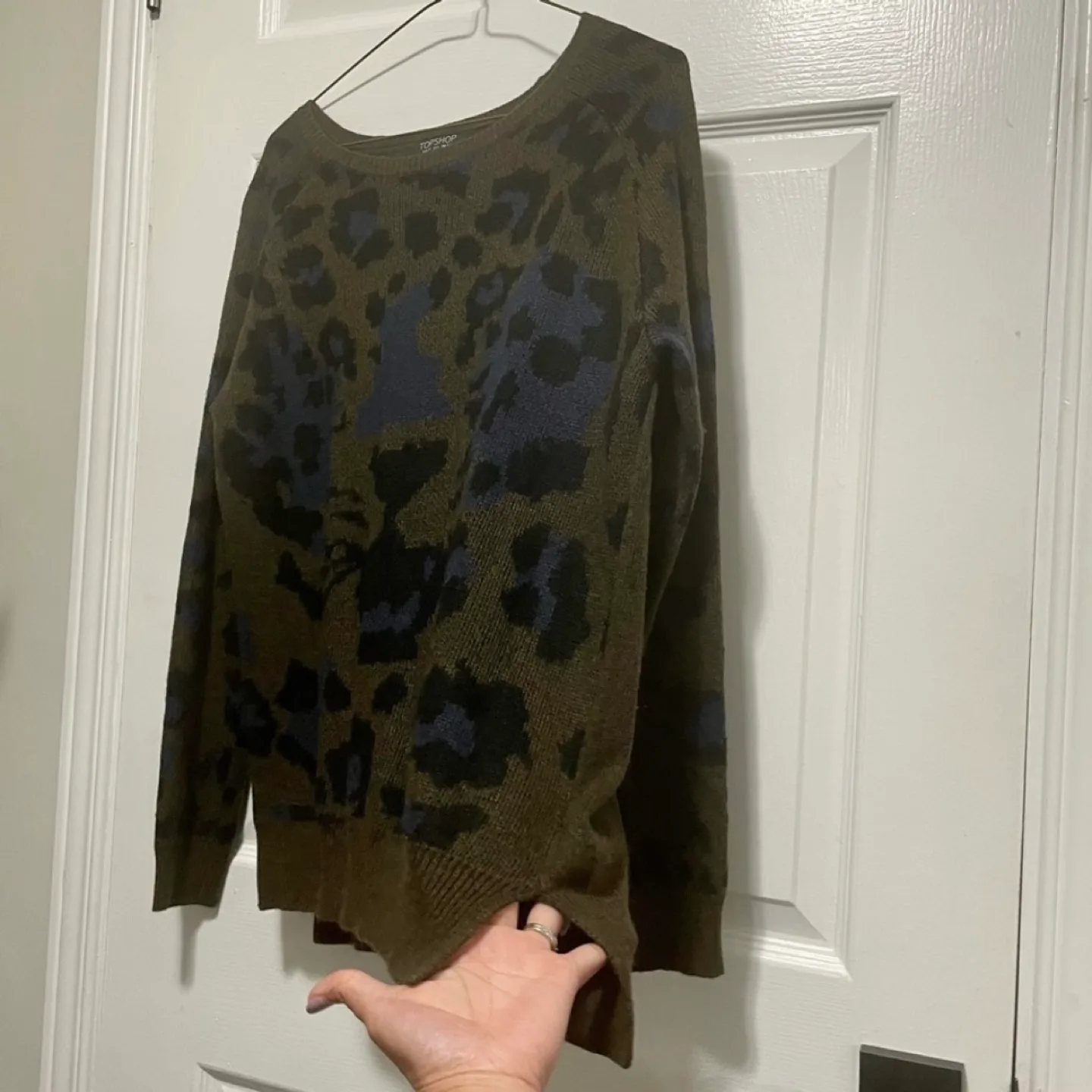 Topshop Statement Sweater Leopard Print Size 6 image indicator(4)