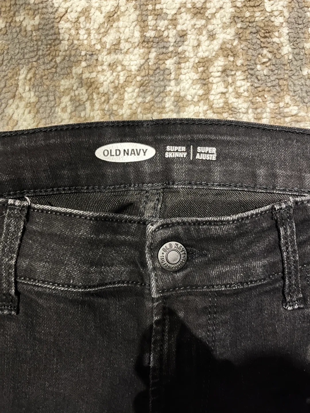 Old Navy Black Skinny Jeans image indicator(2)