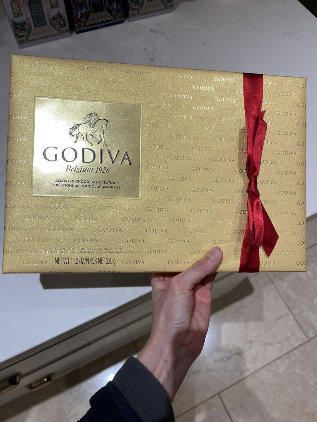 Godiva Assorted Chocolate Gift Box best before Dec 5, 2024