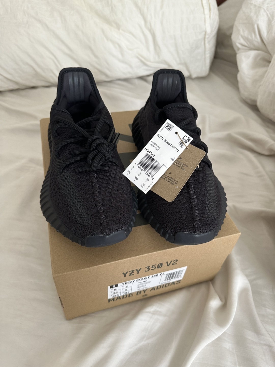 Yeezy Boost 350 V2 Black - photo 2