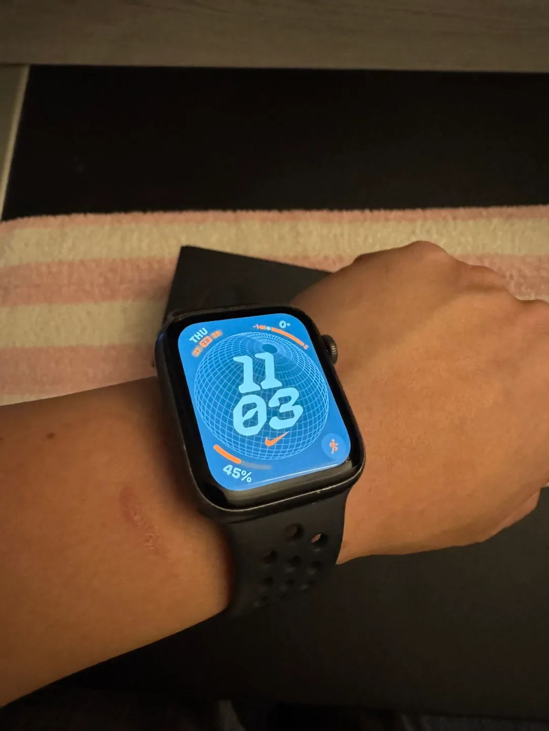 Nike Apple Watch Series 5 GPS + Cellular (44mm) Black image indicator(5)