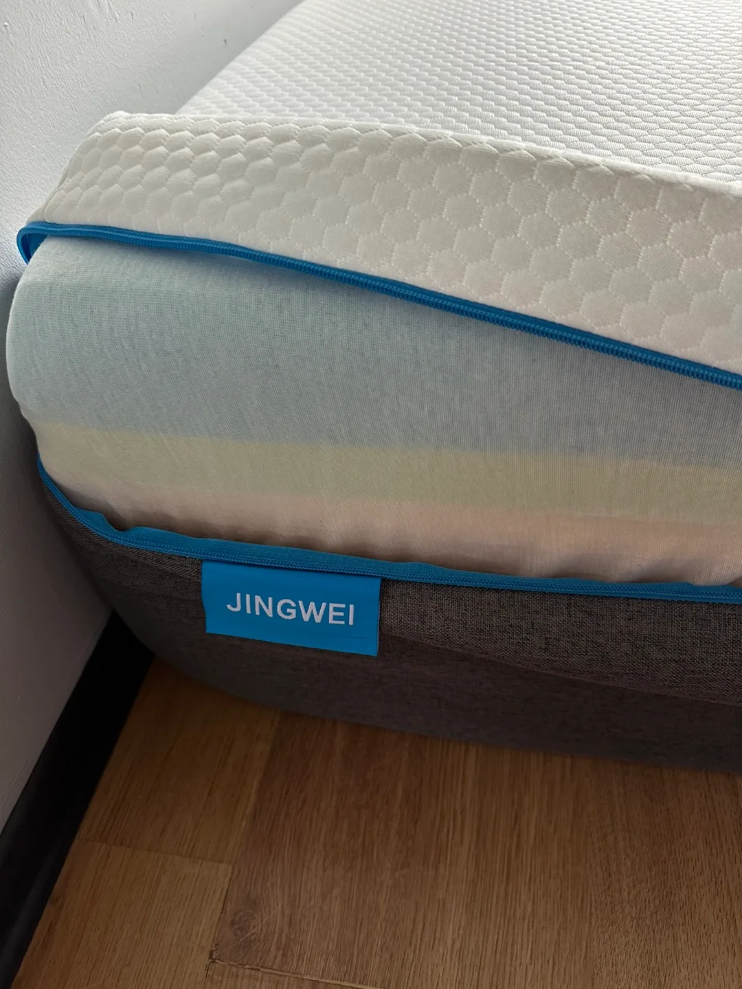 Queen Size Memory Foam Mattress image indicator(5)