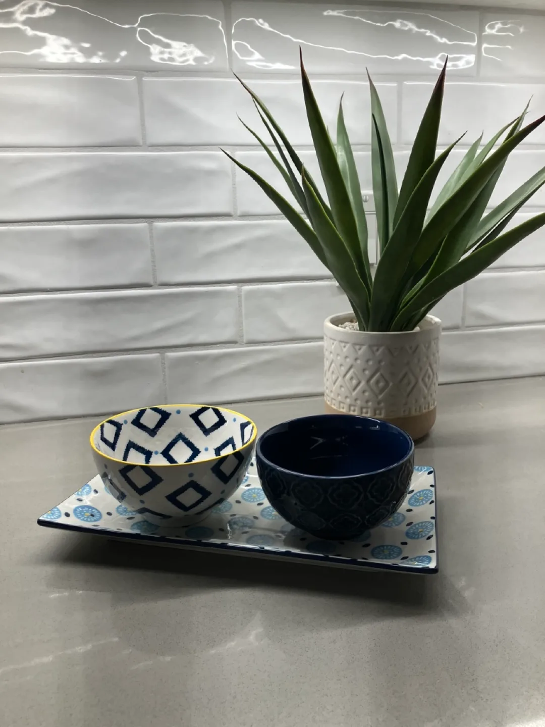 Stylish Blue and White Serving Set - 2 Bowls 1 Plate image indicator(5)