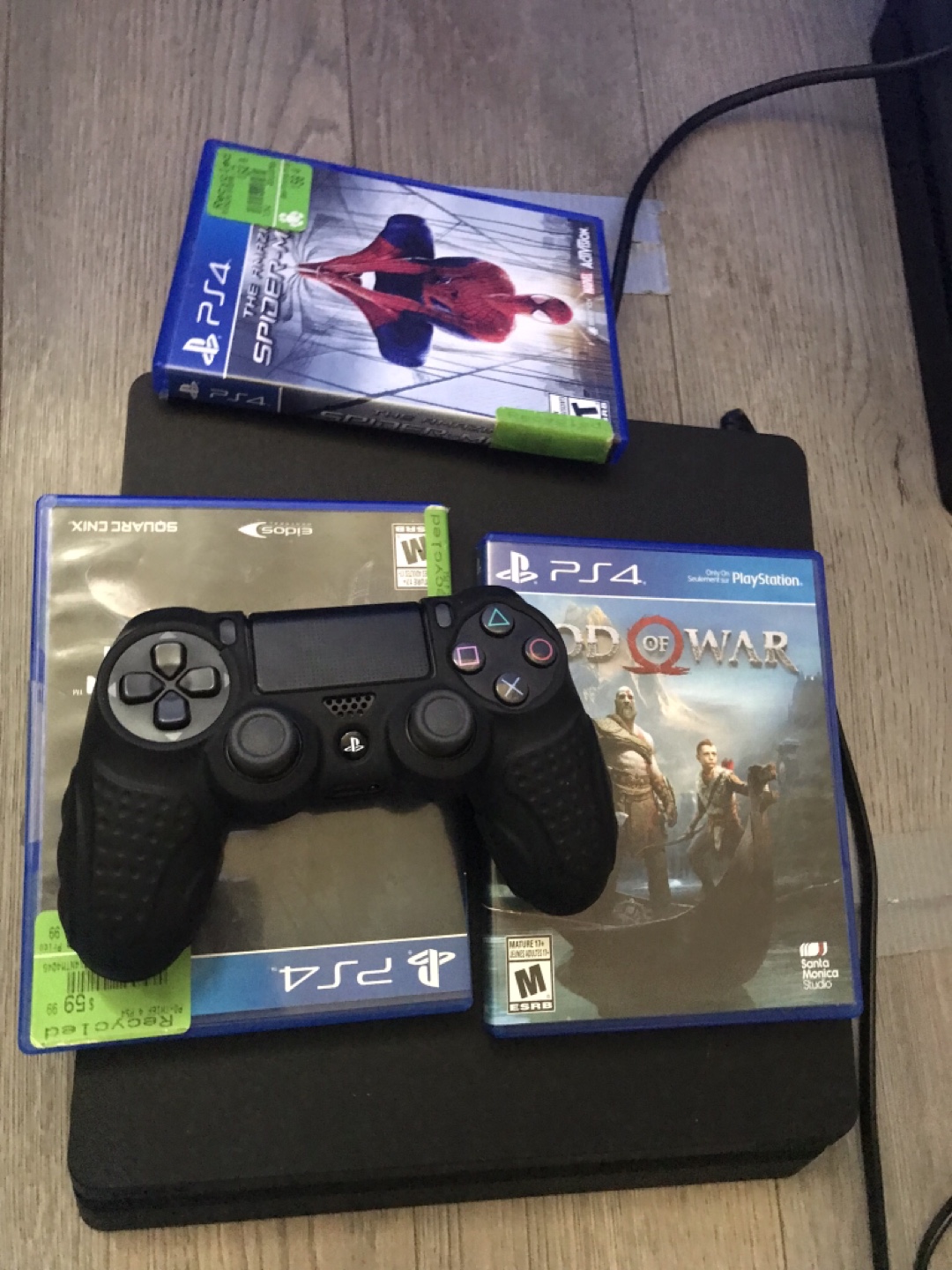 PS4 Slim with 3 Games and 1 Controller - photo 3