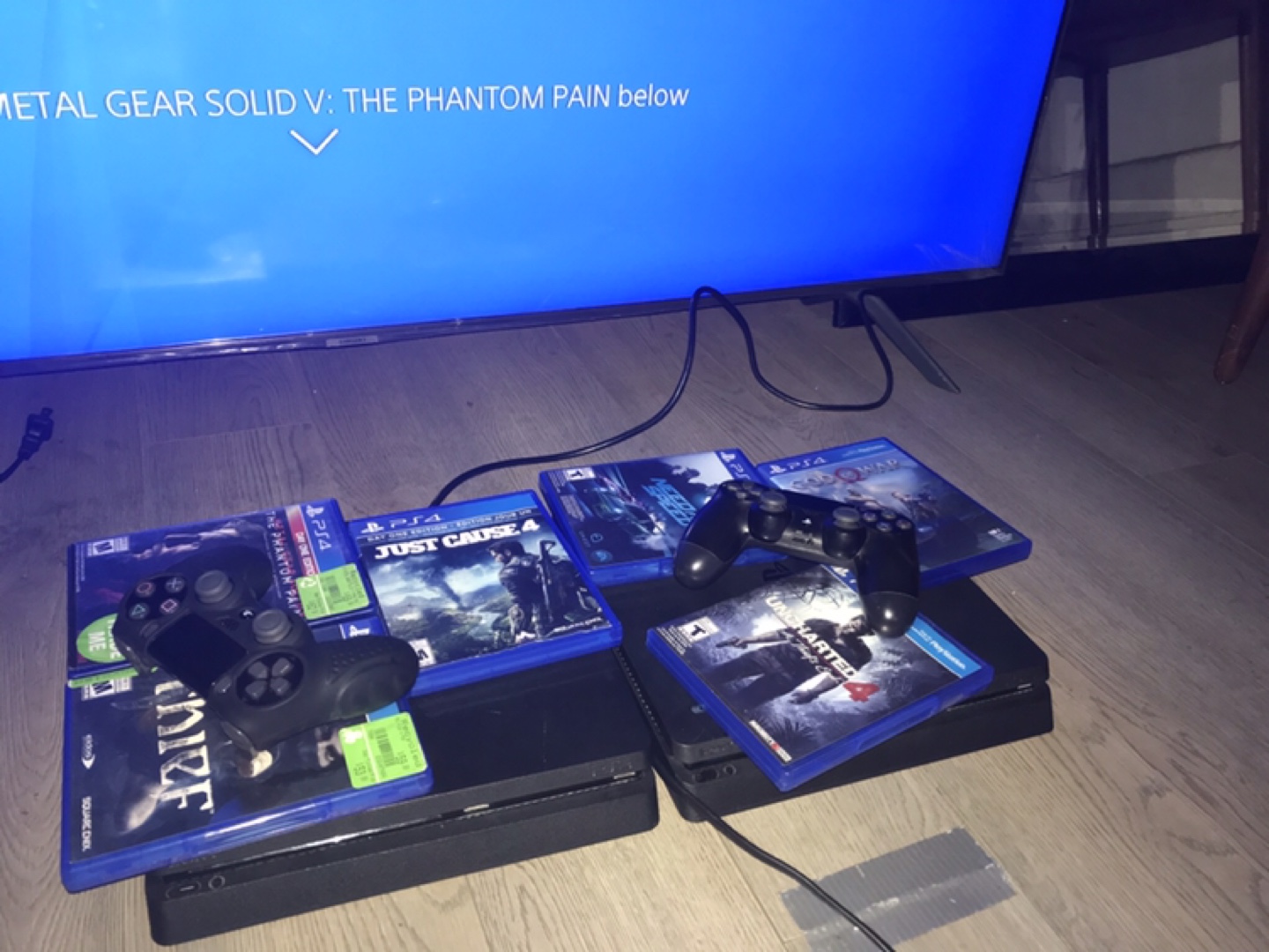 PS4 Slim with 3 Games and 1 Controller - photo 5