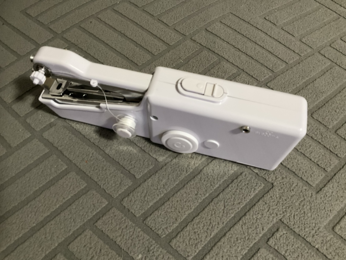 Handheld Sewing Machine - photo 3