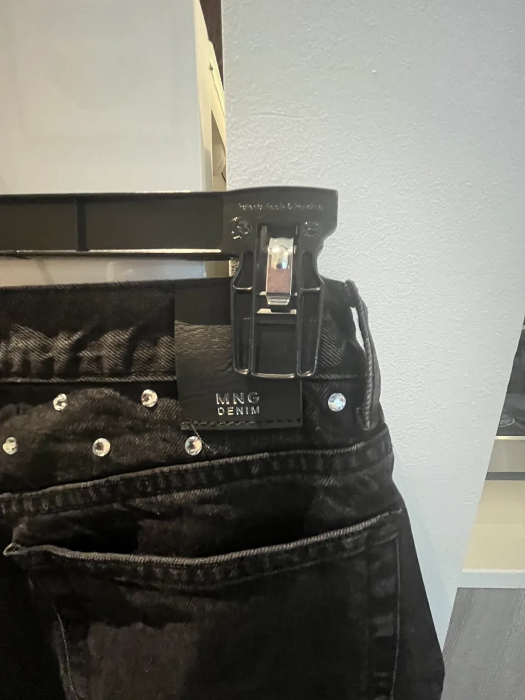 New mango jeans image indicator(5)