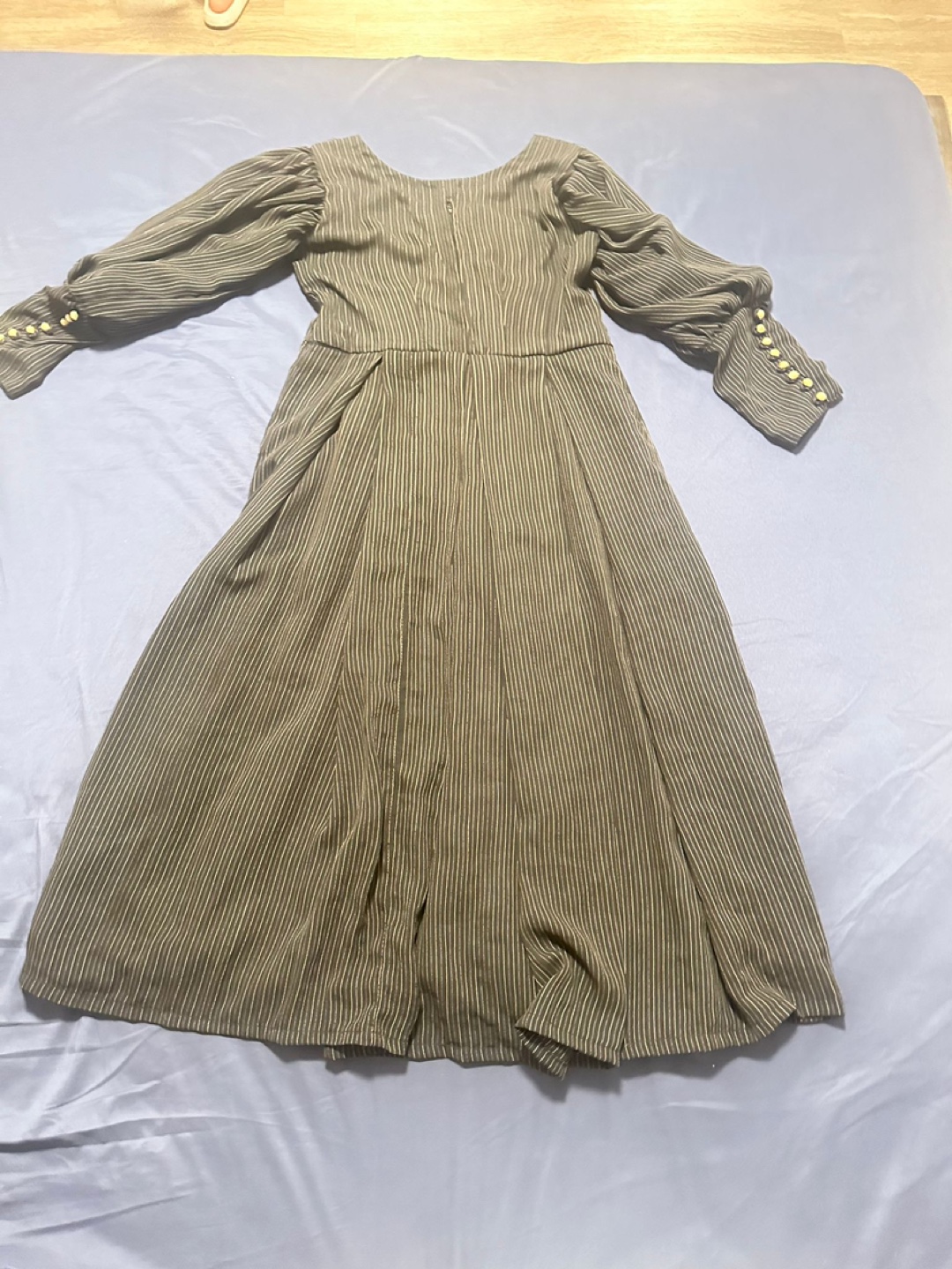 Striped Maxi Dress with Puff Sleeves - photo 5