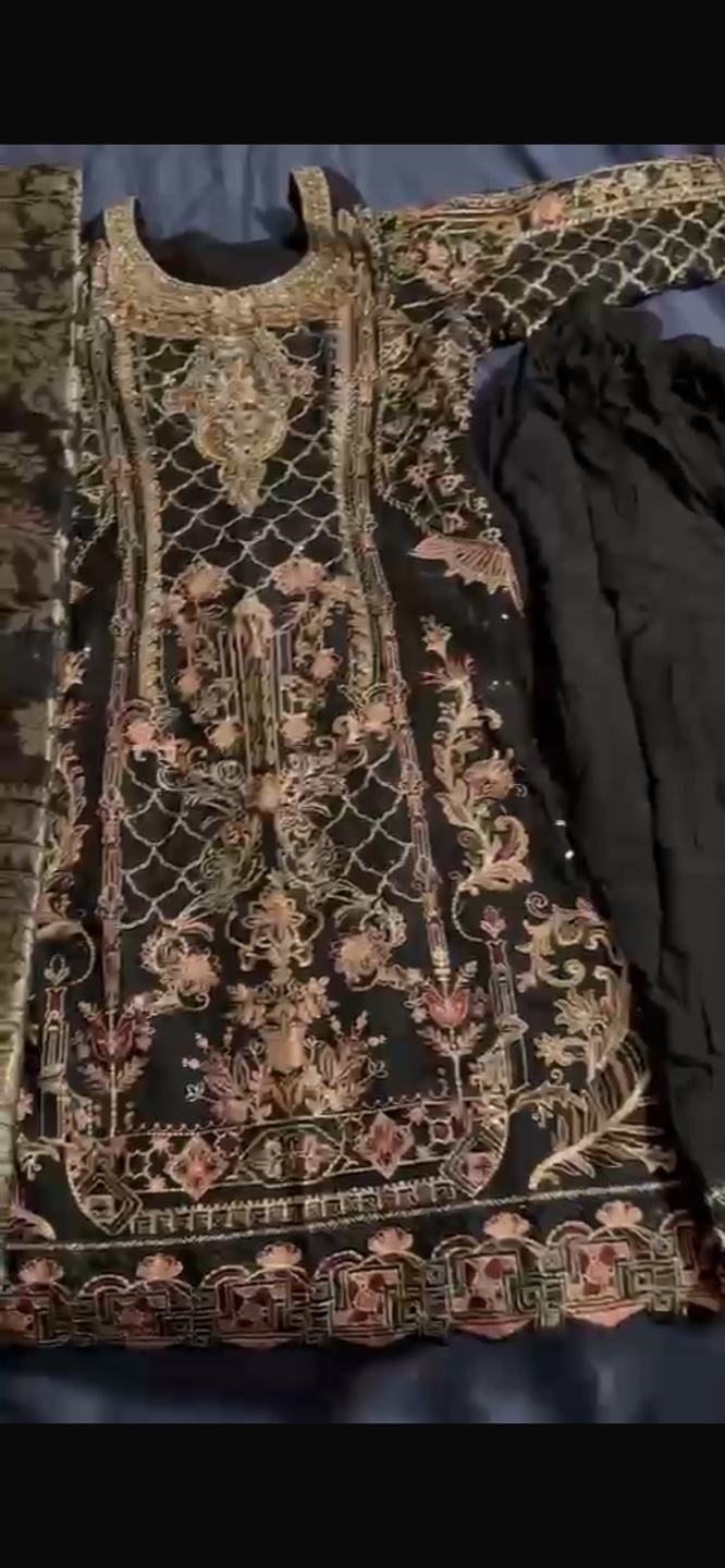Black Pakistani Suit 3 Piece - photo 3