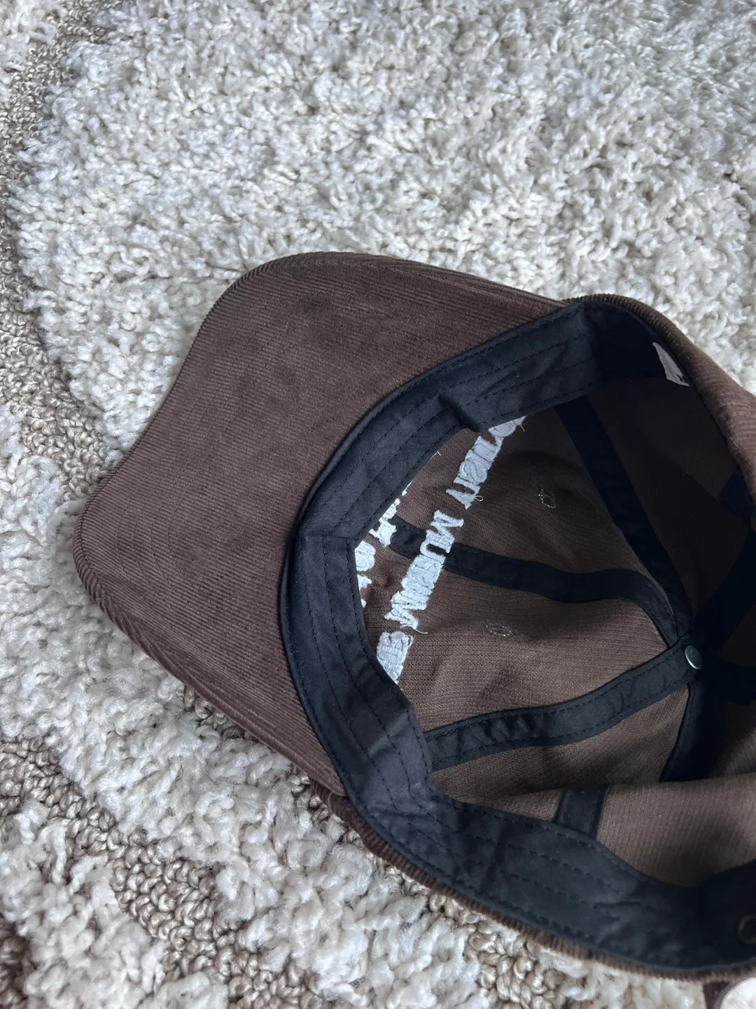 The Museum Visitor corduroy cap image indicator(3)