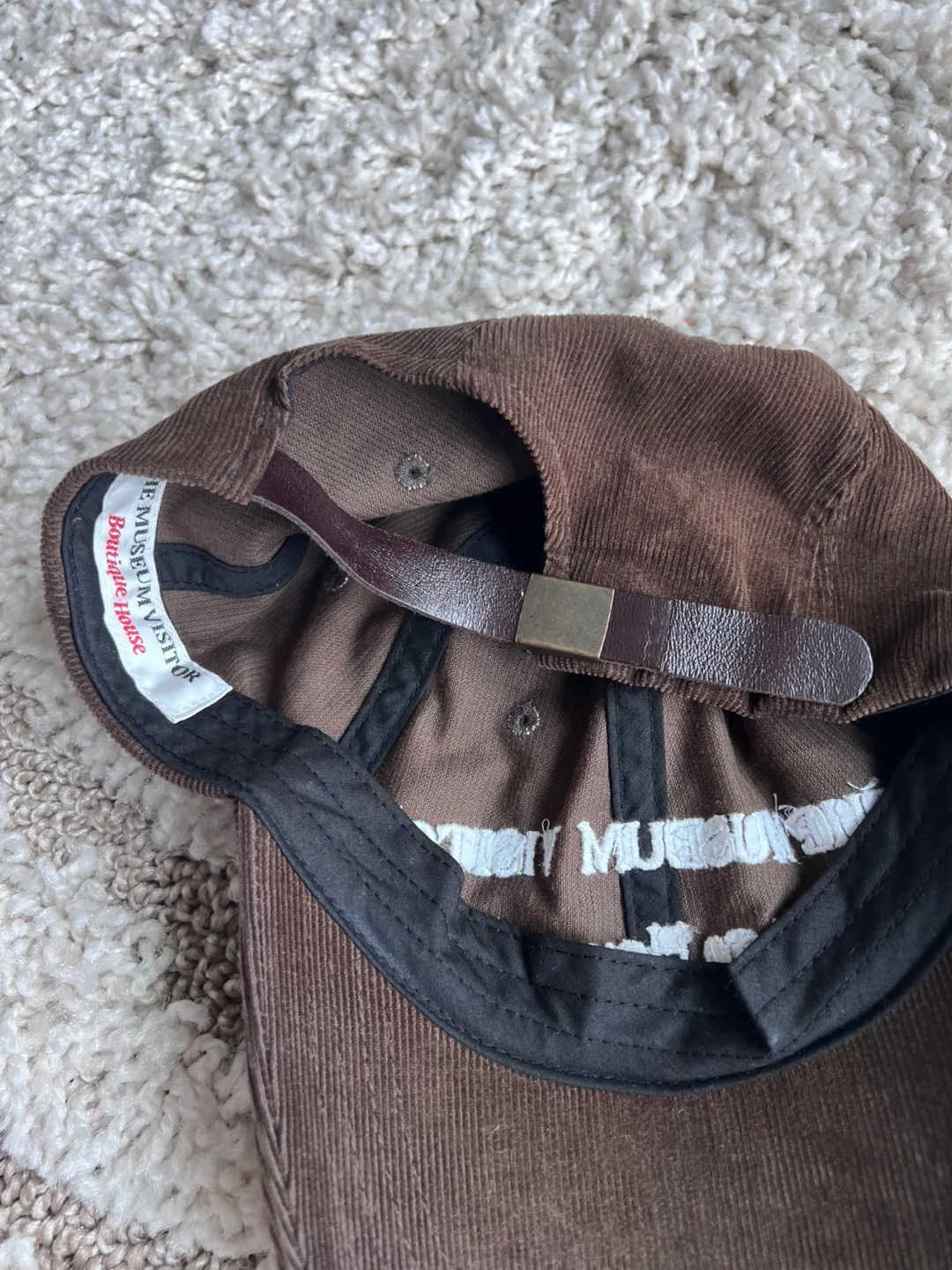 The Museum Visitor corduroy cap image indicator(4)