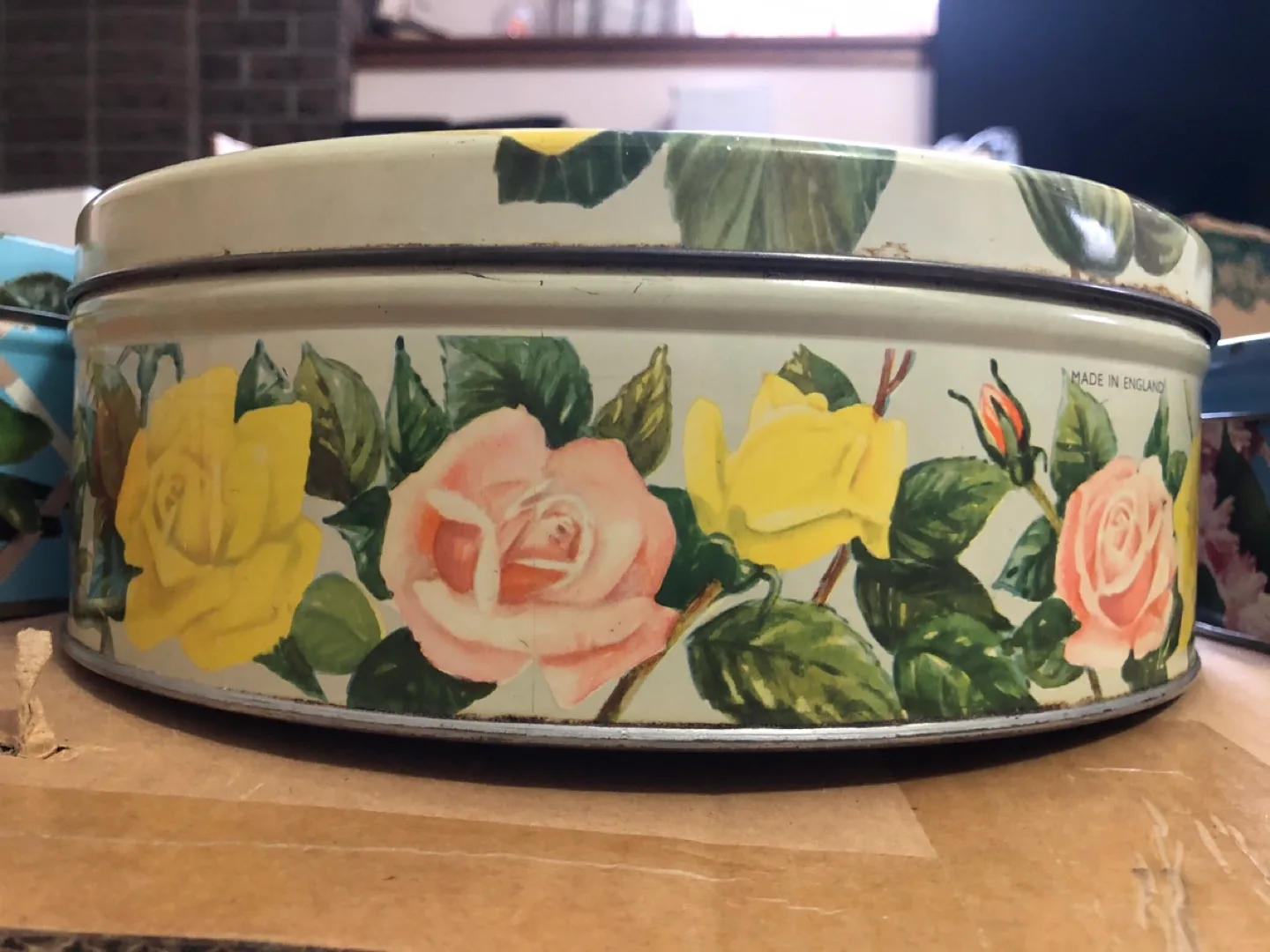 Vintage Floral Tins for Christmas cookies #ThriftyPicks image indicator(5)