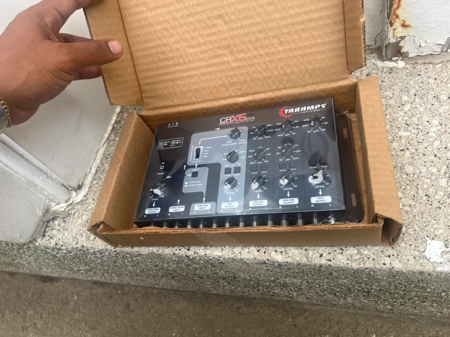 Taramps CBX5 Plus 5 Way Electronic Crossover image indicator(2)