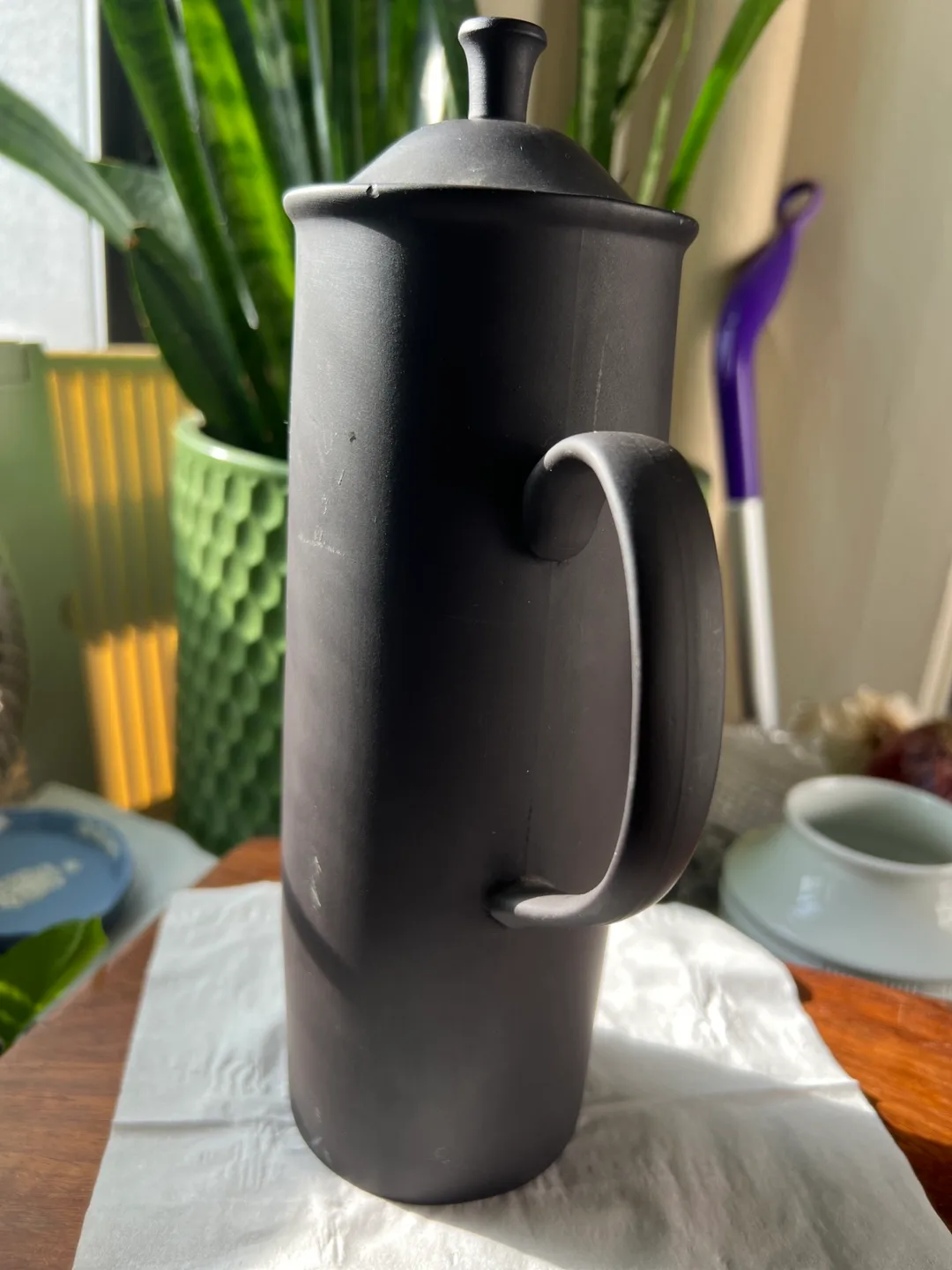 Wedgwood Basalt Black Ceramic Chocolate Pot image indicator(4)