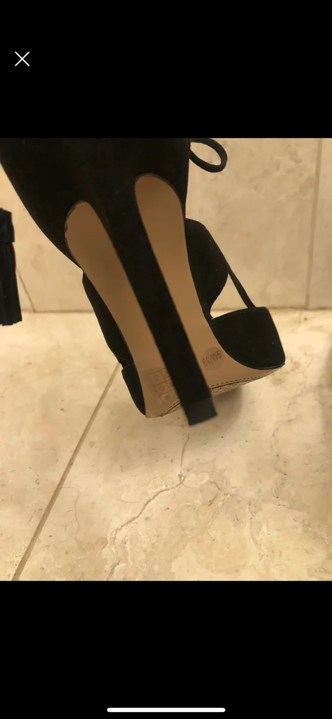 Black Velour Strappy Heels Size 9 image indicator(5)