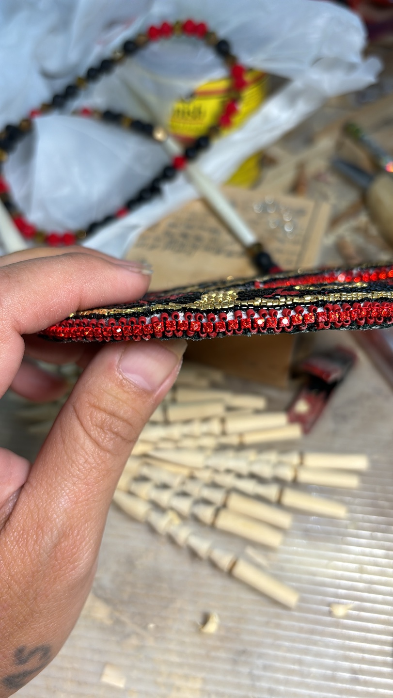 Beaded Canuck medallion - photo 5