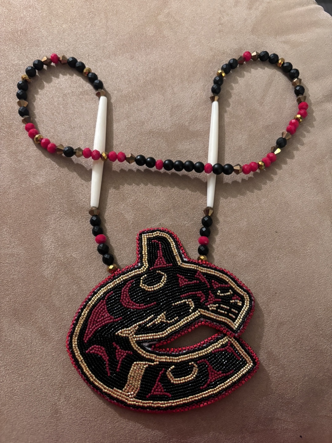 Beaded Canuck medallion - photo 3