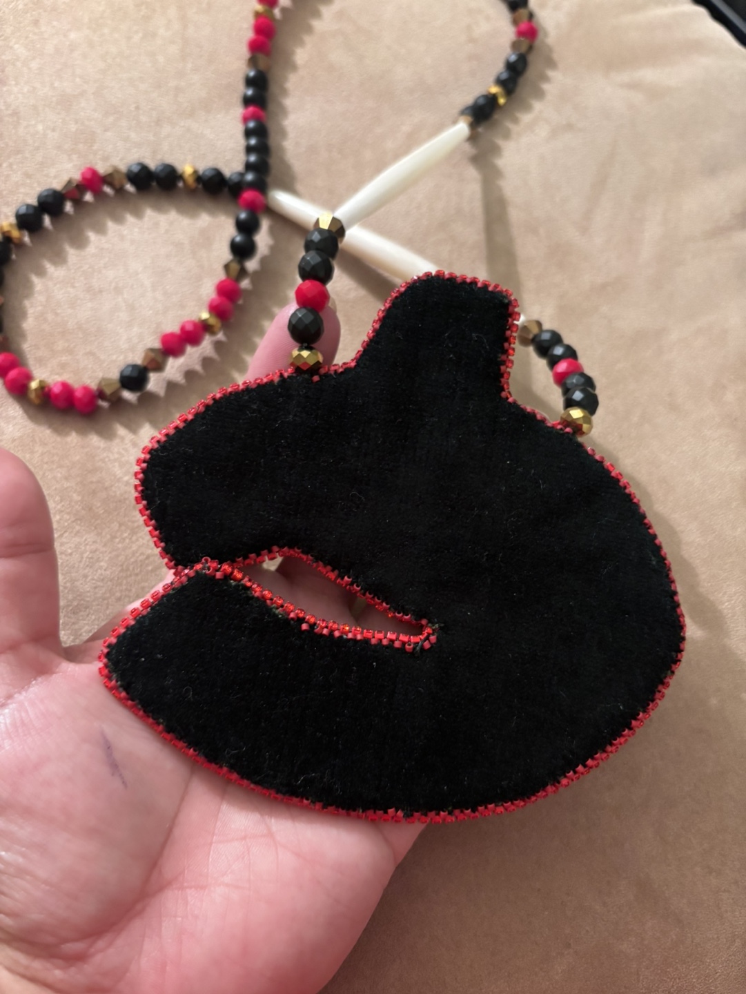 Beaded Canuck medallion - photo 4