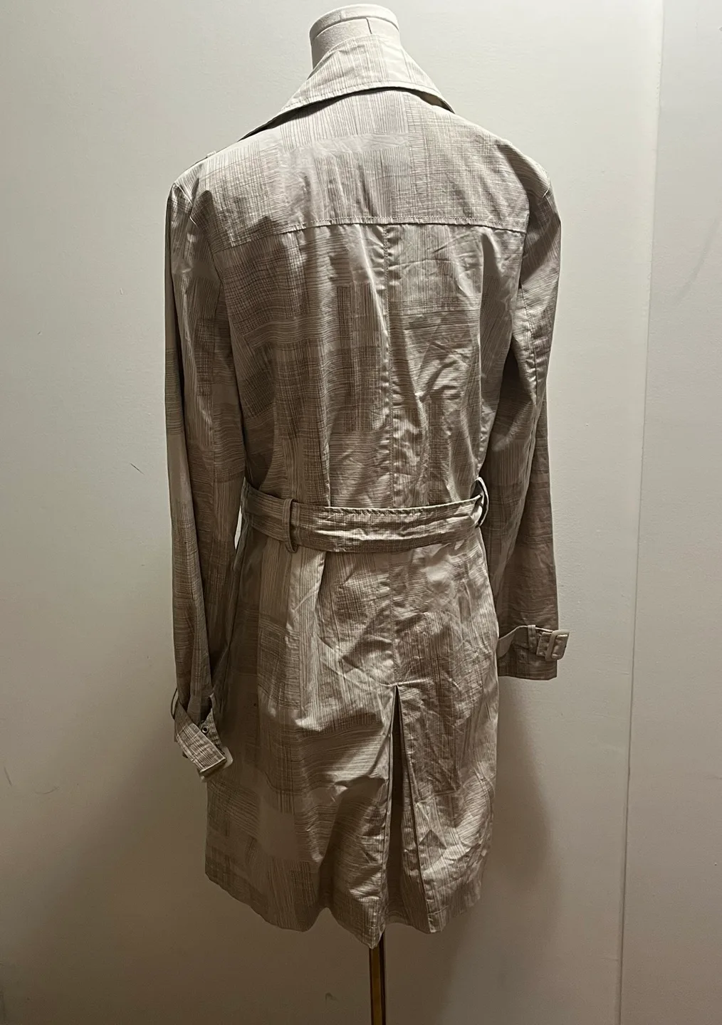 Denver Hayes trench style belted jacket, beige sz M image indicator(7)