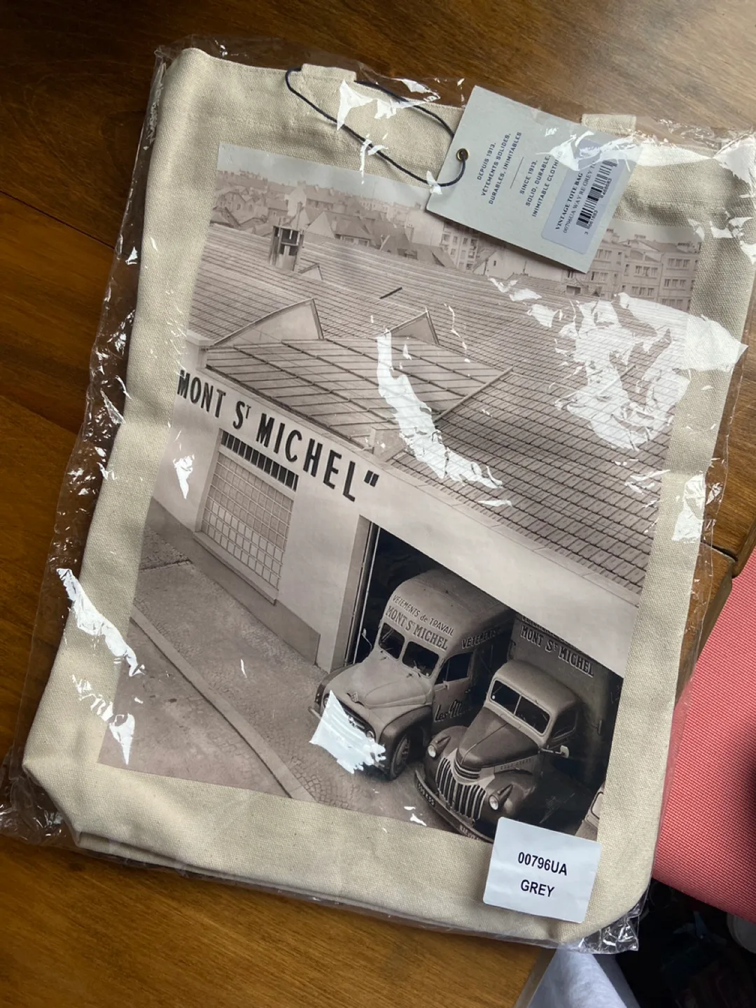 Le Mont St Michel Tote Bag 💚 image indicator(2)