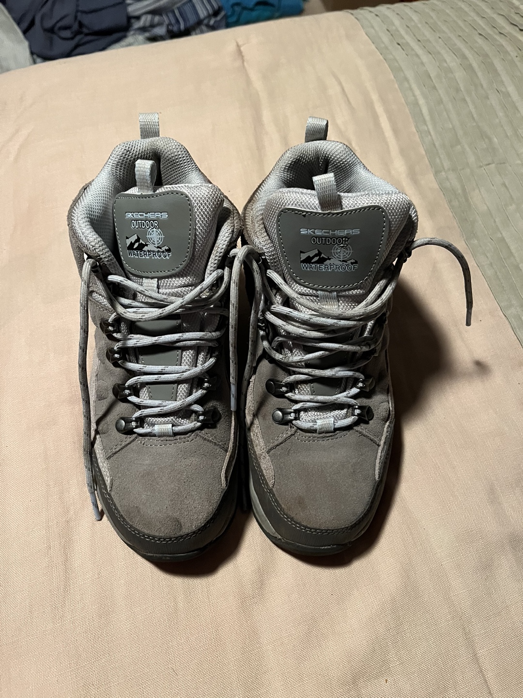 Girls Skechers Outdoor Waterproof Hiking Shoes (Size 7)