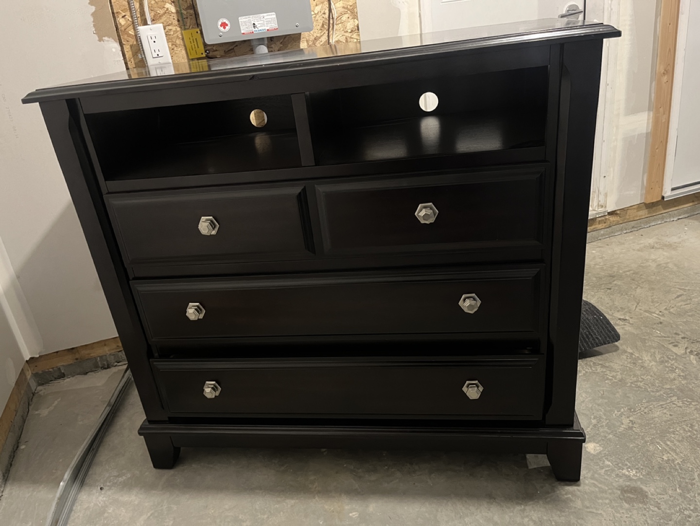 Tv stand/dresser