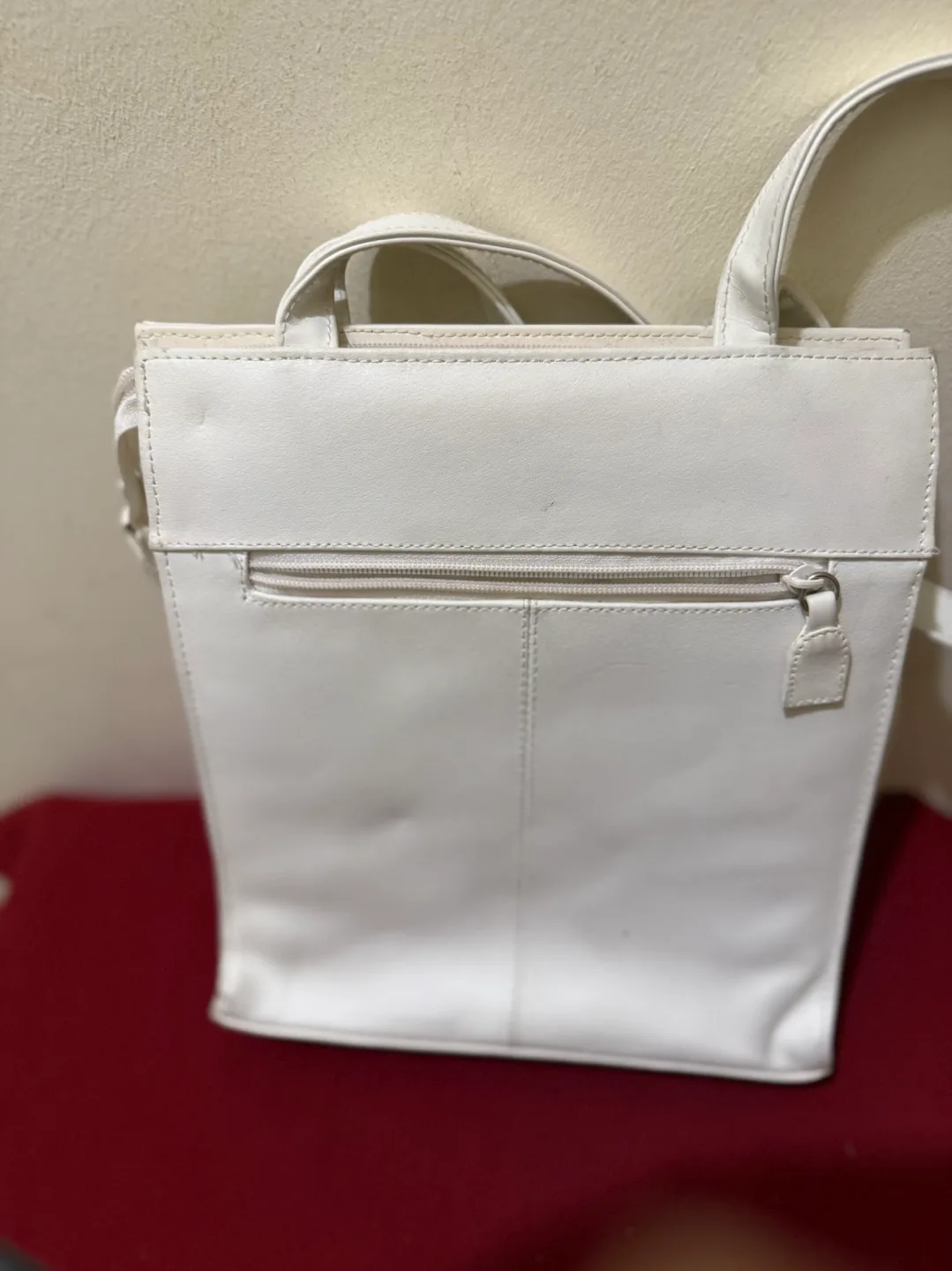 White Leather Crossbody Bag image indicator(2)