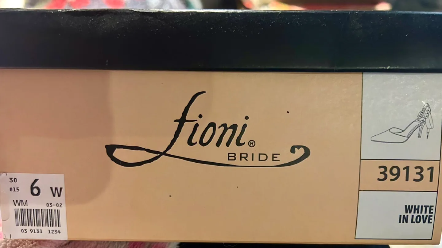 Fioni Bride White Satin Heels Size 6 #ThriftyPicks image indicator(3)