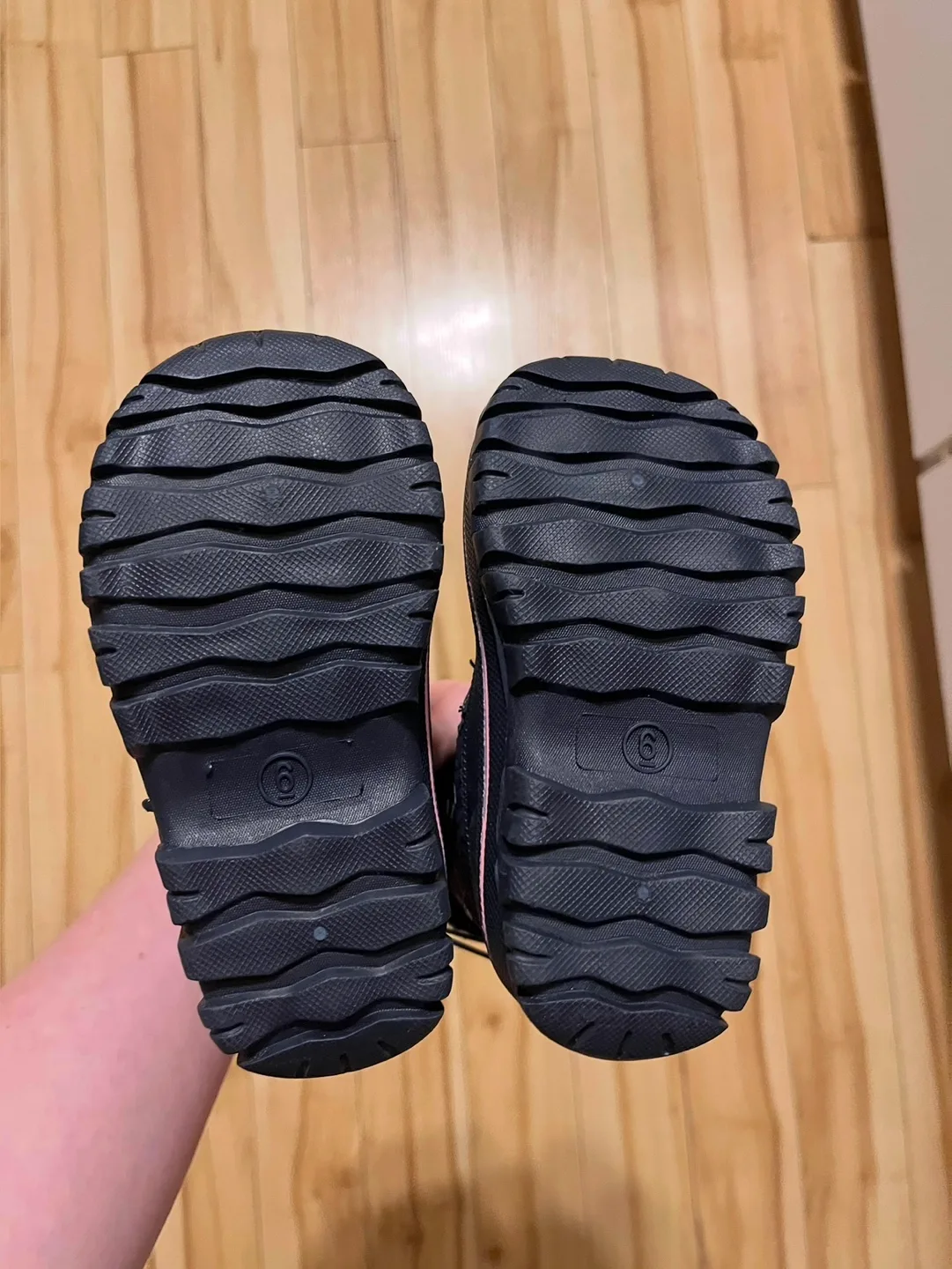 New- Toddler Girl Size 6 Winter Boots image indicator(2)