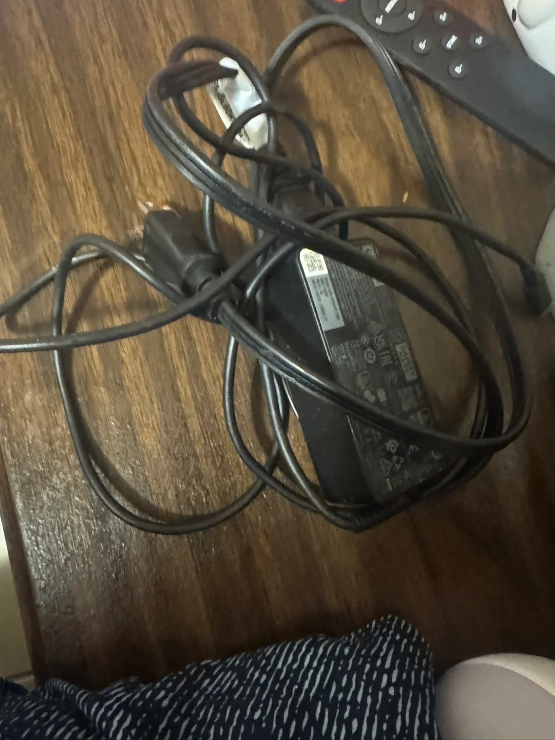 Lenovo Laptop  and Chargers image indicator(2)