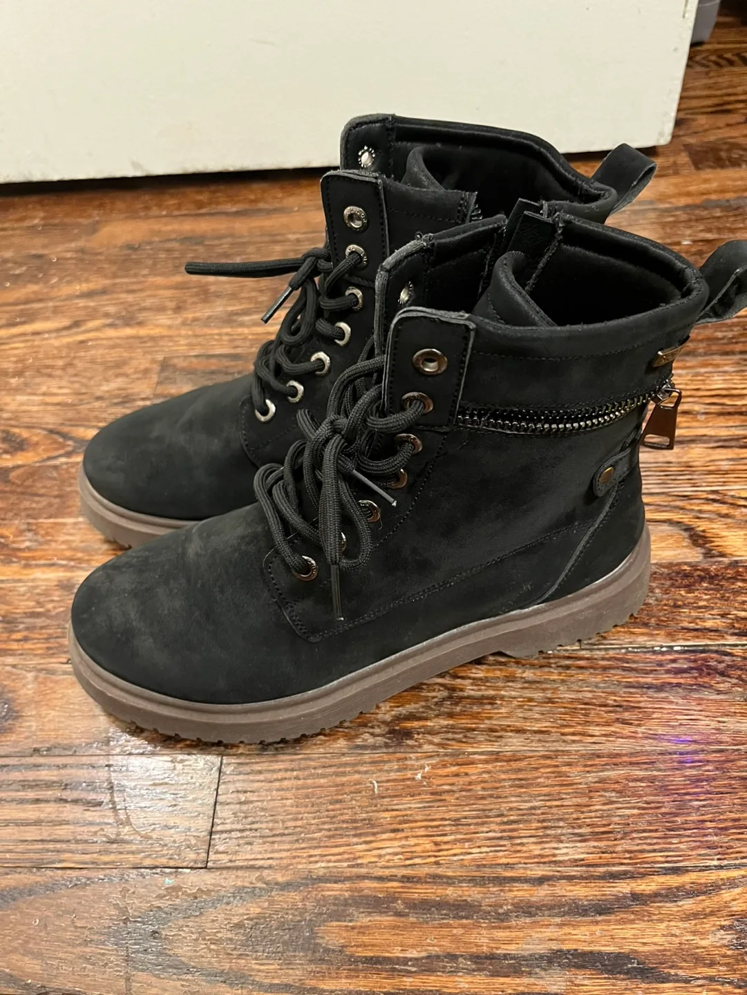 Black Platform Boots #ThriftyPicks image indicator(2)