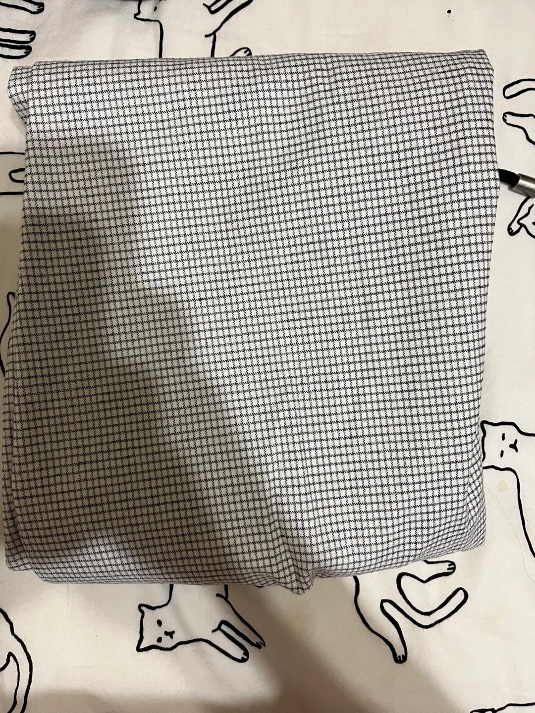 White and Black Gingham Drawstring Pants image indicator(3)