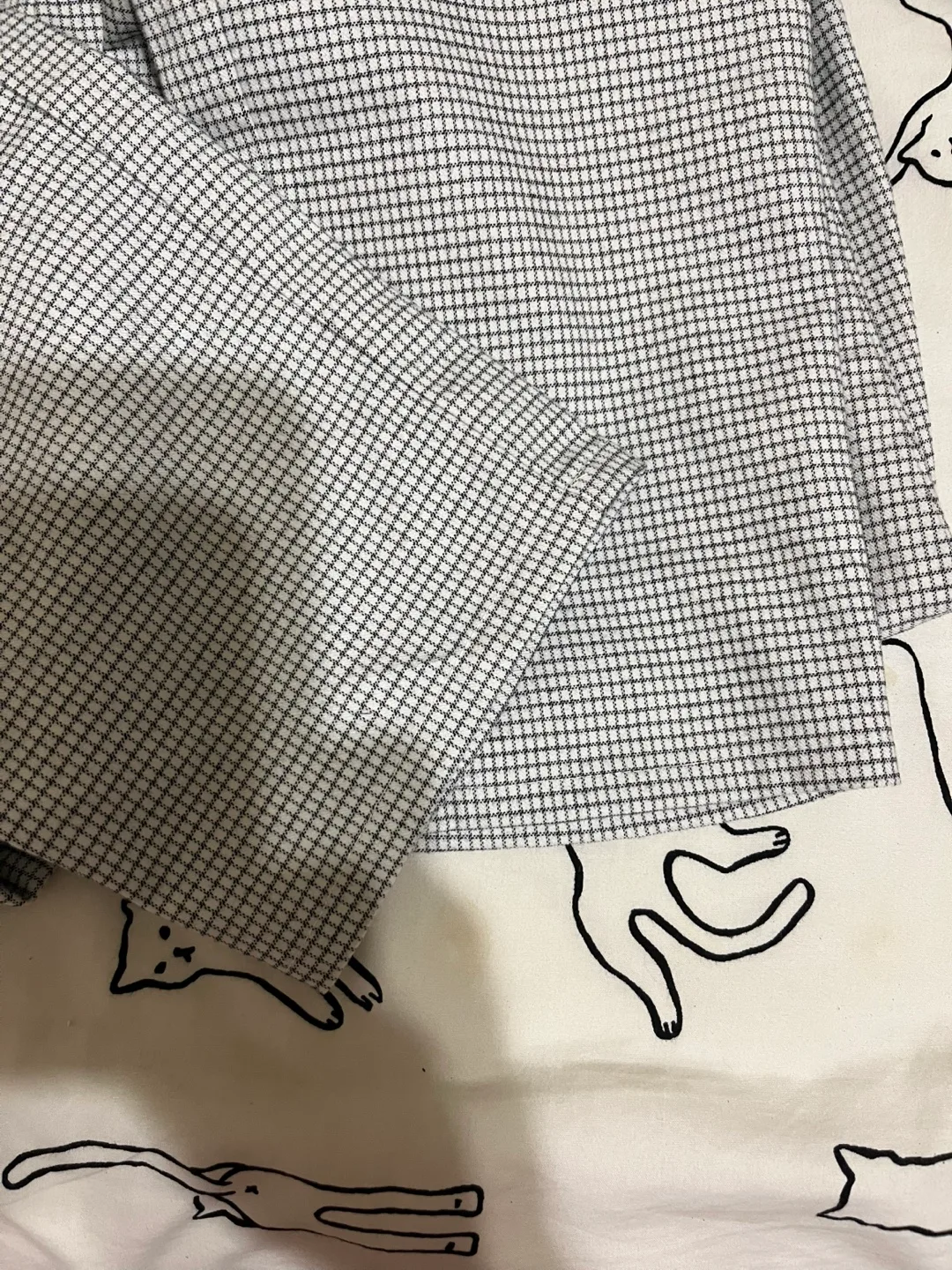 White and Black Gingham Drawstring Pants image indicator(2)