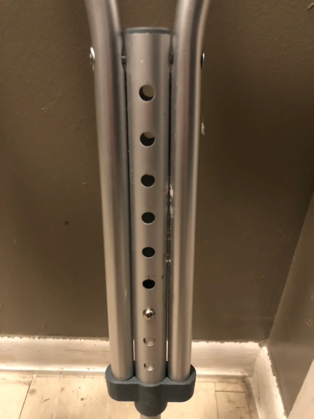 Pair of Crutches image indicator(6)