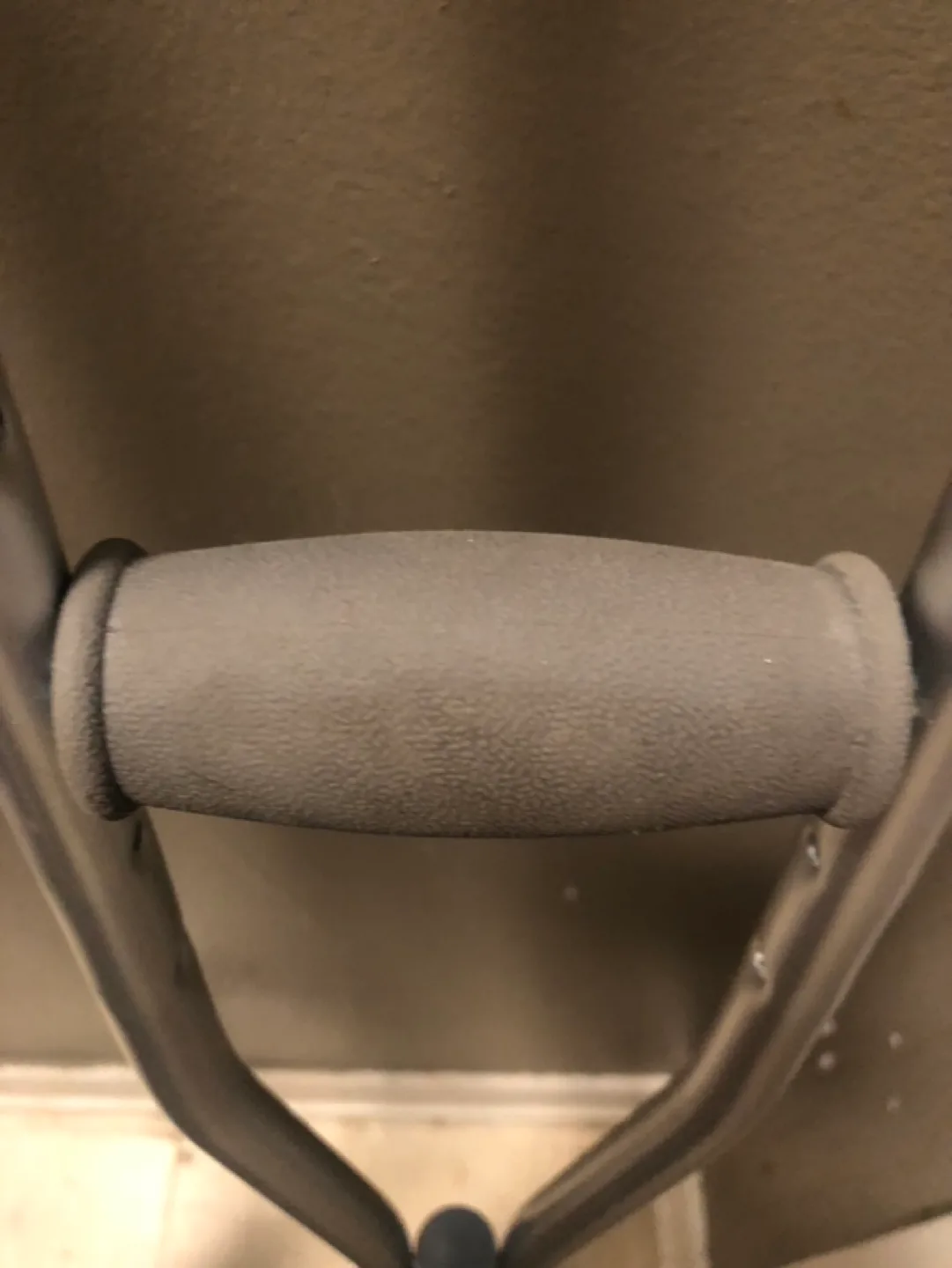 Pair of Crutches image indicator(5)